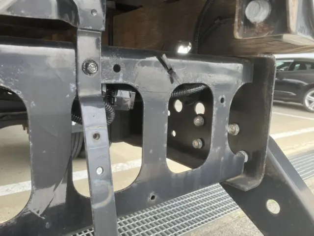 いすゞ フォワード TKG-FRR90S2(2WD)の写真18