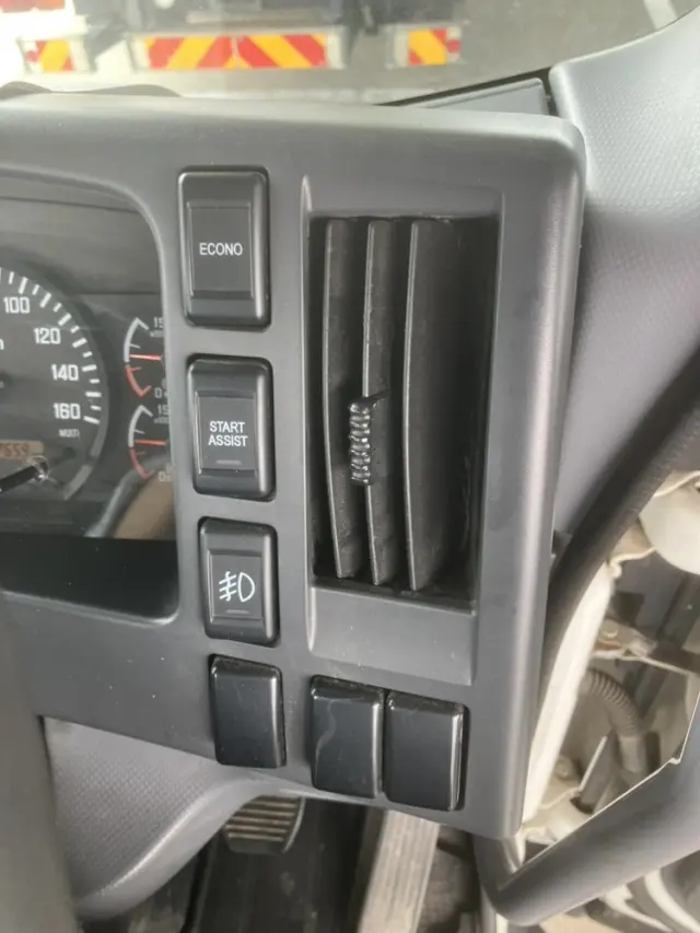 いすゞ フォワード TKG-FRR90S2(2WD)の写真32