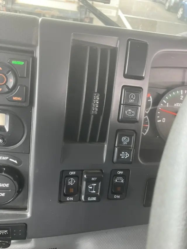 いすゞ フォワード TKG-FRR90S2(2WD)の写真33