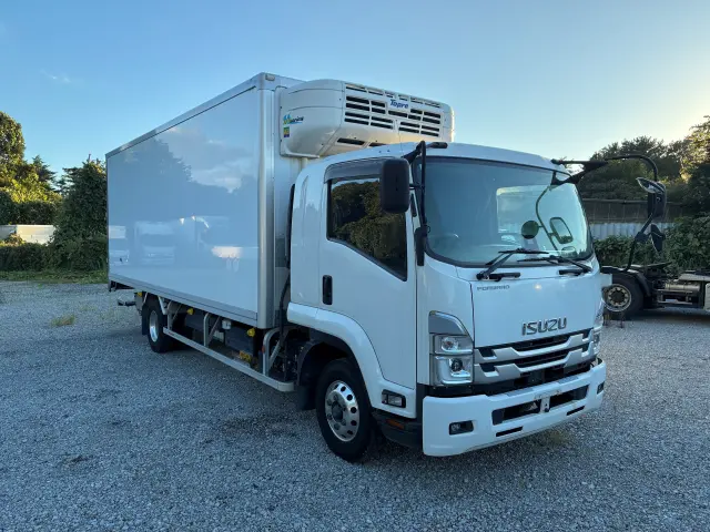 いすゞ フォワード 2PG-FRR90S2(2WD)の写真5