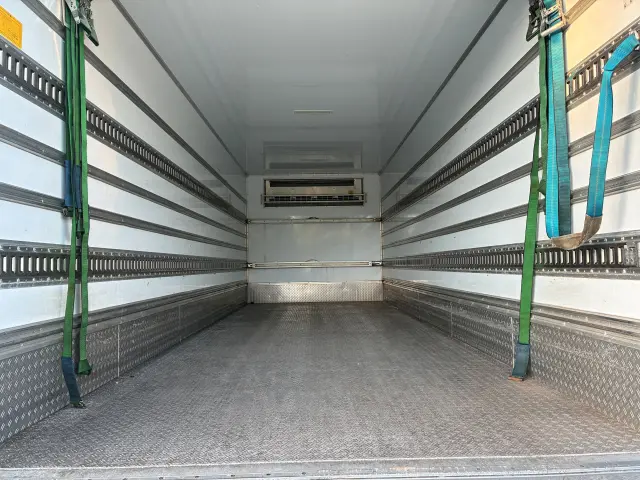 いすゞ フォワード 2PG-FRR90S2(2WD)の写真10