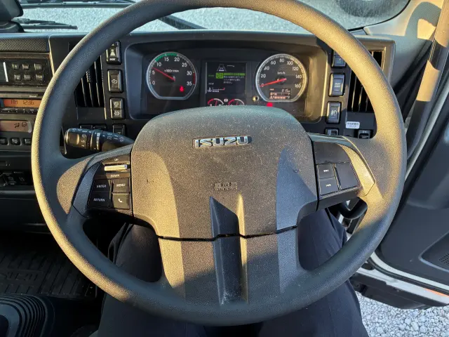 いすゞ フォワード 2PG-FRR90S2(2WD)の写真17
