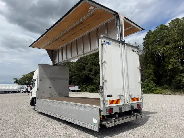 いすゞ フォワード 2RG-FRR90T2(2WD)の写真10
