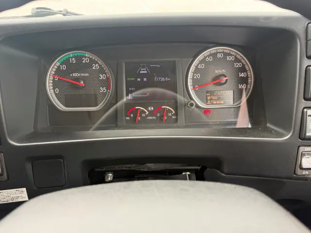 いすゞ フォワード 2RG-FRR90T2(2WD)の写真24