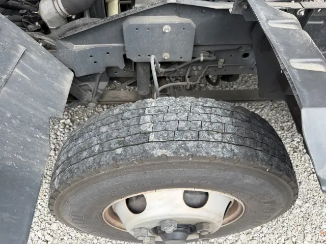 いすゞ フォワード 2RG-FRR90T2(2WD)の写真34