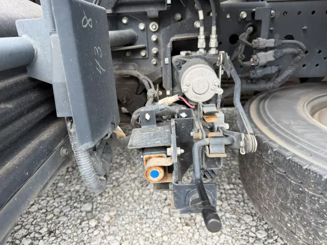 いすゞ フォワード 2RG-FRR90T2(2WD)の写真37