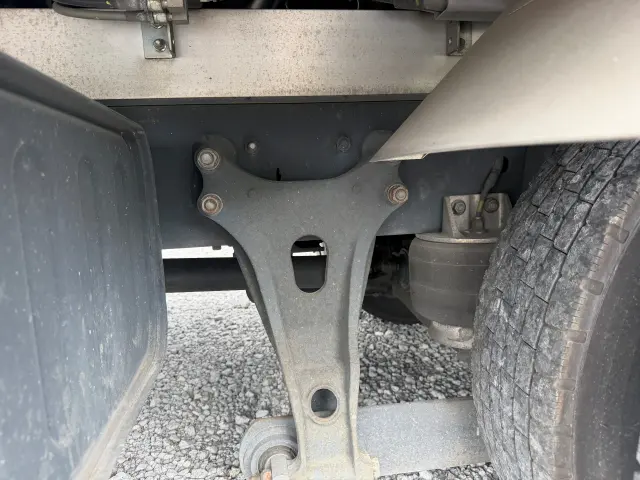 いすゞ フォワード 2RG-FRR90T2(2WD)の写真40