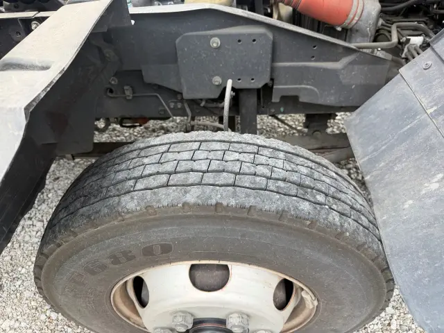 いすゞ フォワード 2RG-FRR90T2(2WD)の写真45