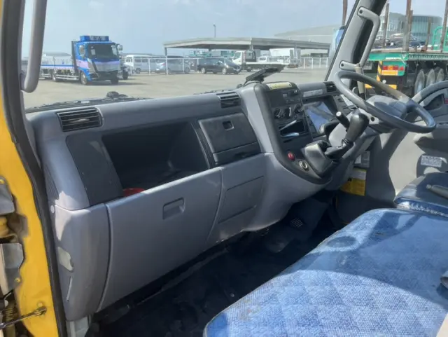 三菱 キャンター PDG-FE71BD(2WD)の写真8