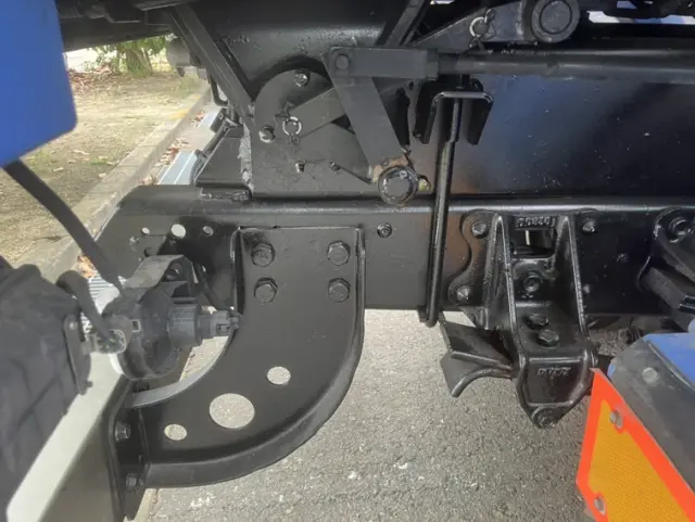 いすゞ フォワード LKG-FTR90S2の写真8