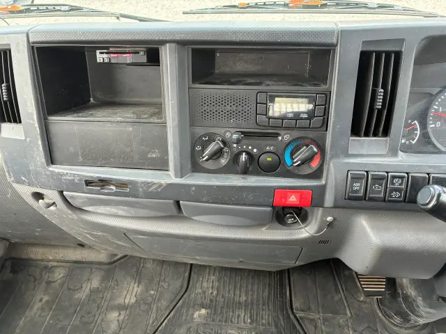いすゞ エルフ TPG-NJR85AN(2WD)の写真19