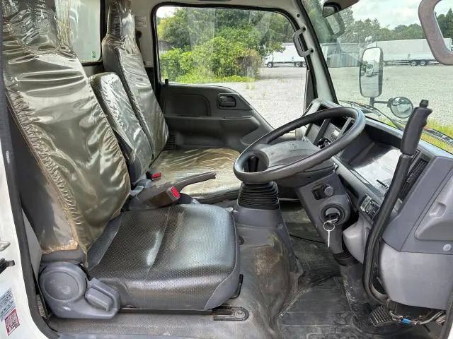 いすゞ エルフ TPG-NJR85AN(2WD)の写真22