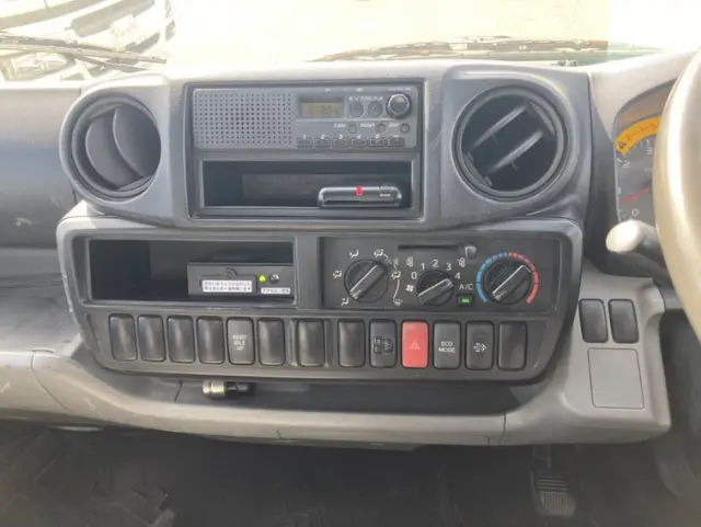 日野 デュトロ TKG-XZC620T(2WD)の写真5