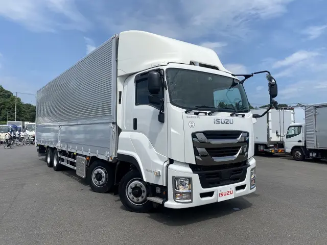 いすゞ ギガ 2PG-CYJ77C(8x4)の写真2