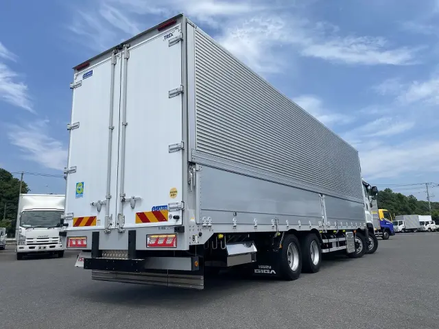 いすゞ ギガ 2PG-CYJ77C(8x4)の写真3