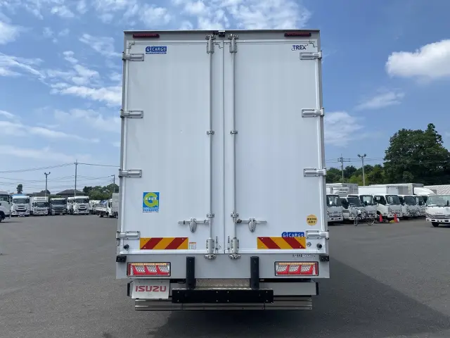 いすゞ ギガ 2PG-CYJ77C(8x4)の写真4