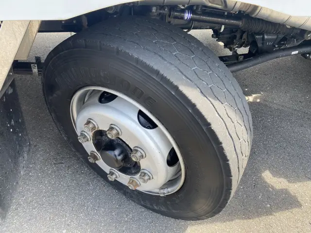 いすゞ ギガ 2PG-CYJ77C(8x4)の写真14