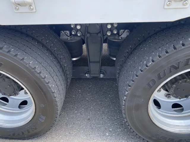 いすゞ ギガ 2PG-CYJ77C(8x4)の写真15