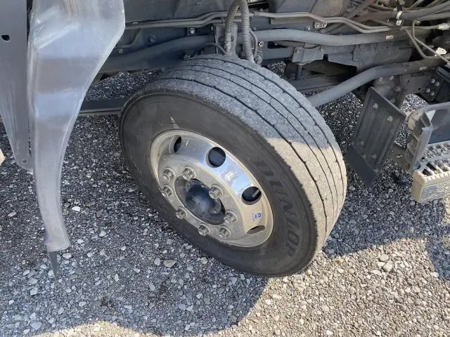 いすゞ ギガ 2PG-CYJ77C(8x4)の写真9