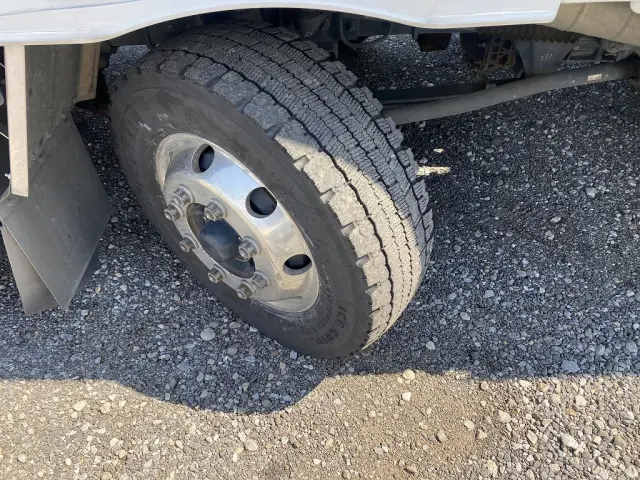 いすゞ ギガ 2PG-CYJ77C(8x4)の写真10