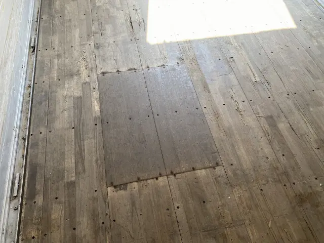 いすゞ ギガ 2PG-CYJ77C(8x4)の写真13