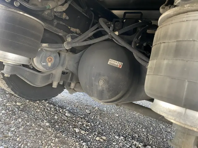 いすゞ ギガ 2PG-CYJ77C(8x4)の写真15