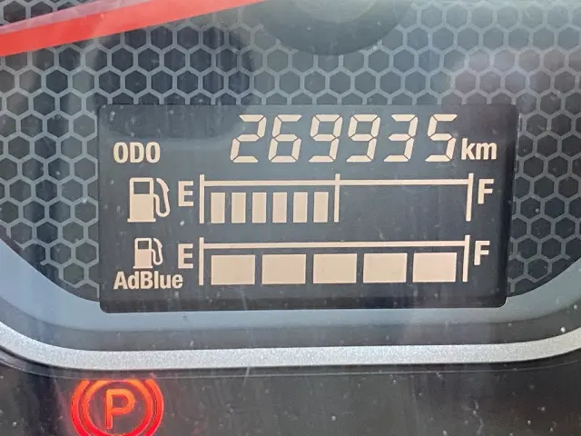 いすゞ ギガ 2PG-CYJ77C(8x4)の写真17