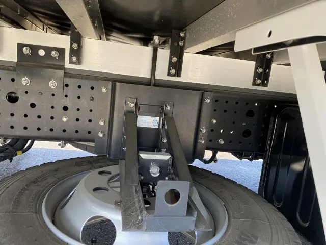 いすゞ フォワード 2RG-FRR90T4(2WD)の写真8