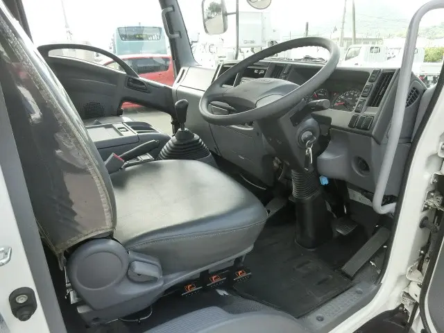 いすゞ フォワード TKG-FRR90S2(2WD)の写真9