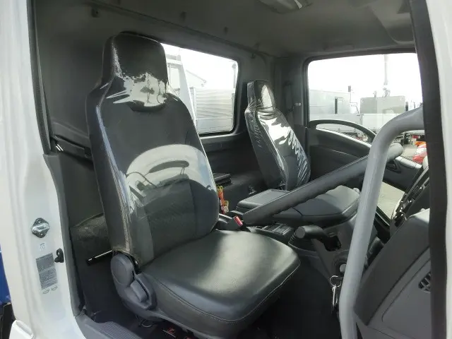 いすゞ フォワード TKG-FRR90S2(2WD)の写真10