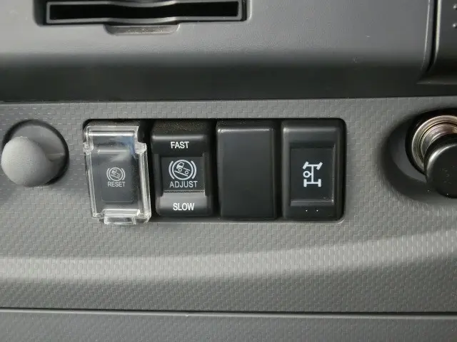 いすゞ フォワード TKG-FRR90S2(2WD)の写真17