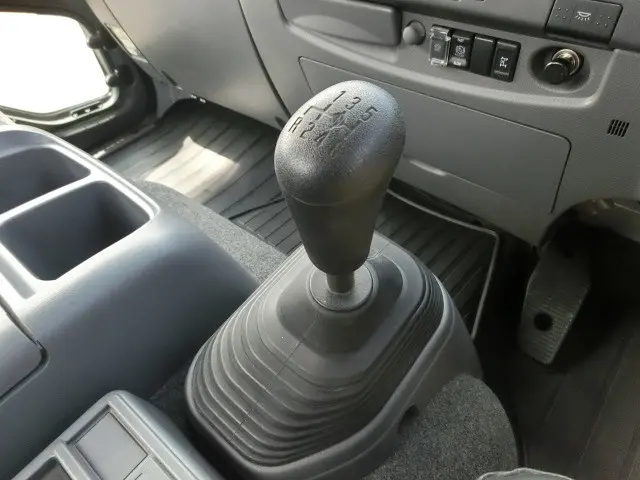 いすゞ フォワード TKG-FRR90S2(2WD)の写真18