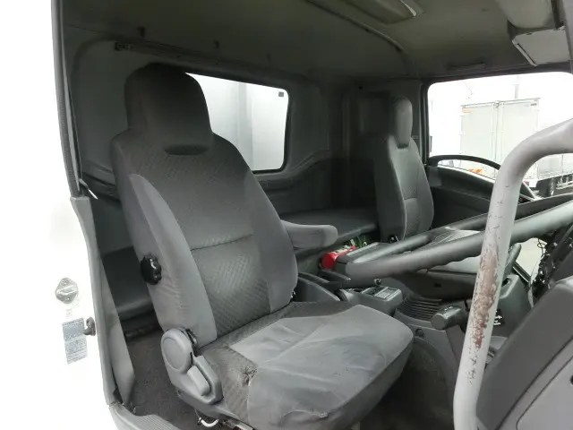 いすゞ フォワード TKG-FRR90S2(2WD)の写真10