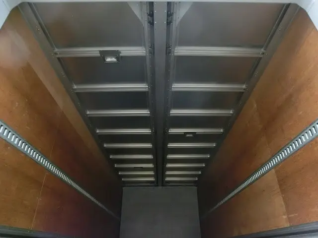 いすゞ フォワード TKG-FRR90S2(2WD)の写真42