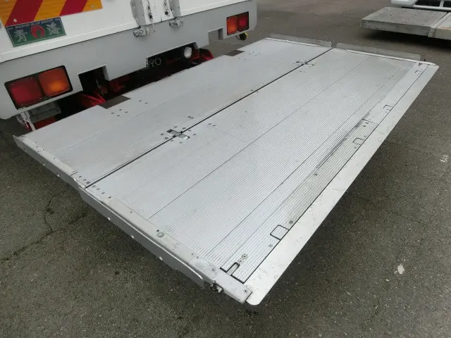 いすゞ フォワード TKG-FRR90S2(2WD)の写真44