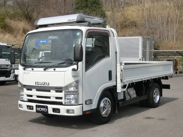 いすゞ エルフ TKG-NMR85R(2WD)の写真1