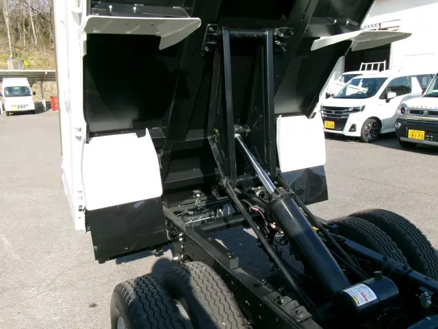 いすゞ エルフ 2RG-NKR88AT(2WD)の写真20