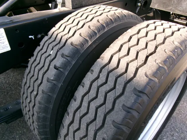 いすゞ エルフ 2RG-NKR88AT(2WD)の写真23
