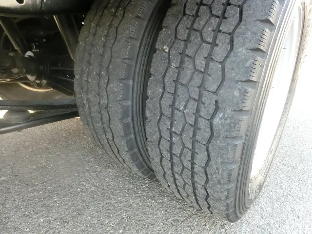 いすゞ エルフ TRG-NKR85Aの写真31