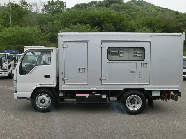 いすゞ エルフ BDG-NKR85Nの写真7