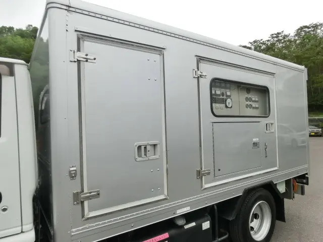 いすゞ エルフ BDG-NKR85Nの写真20