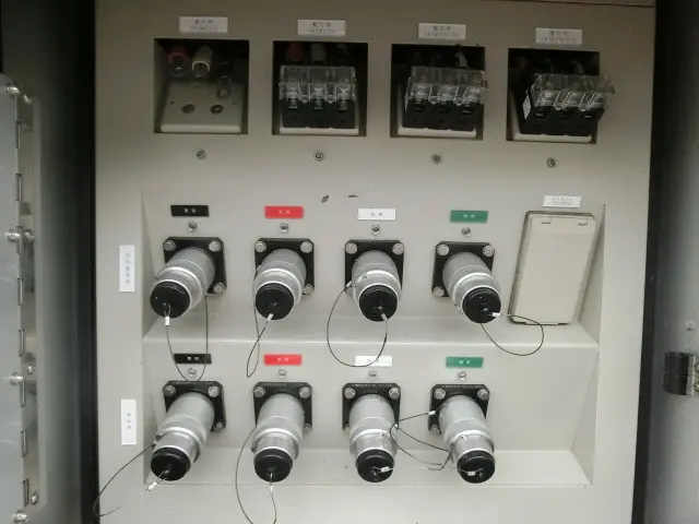 いすゞ エルフ BDG-NKR85Nの写真30