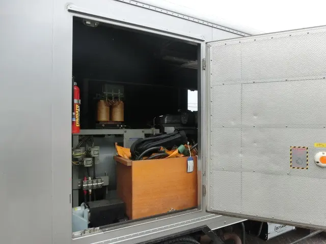 いすゞ エルフ BDG-NKR85Nの写真32