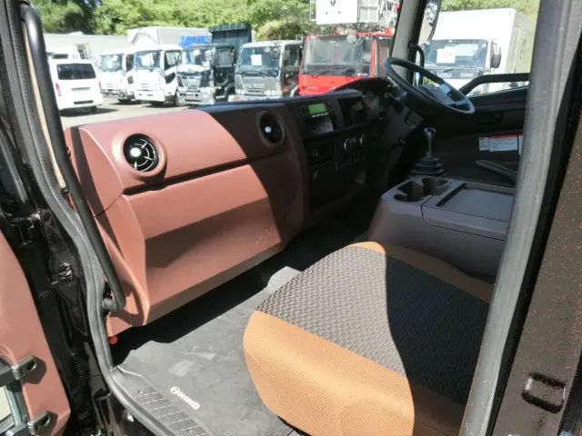 日野 レンジャー 2KG-FD2ABG(2WD)の写真18