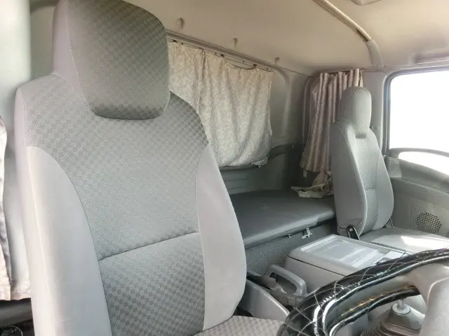 いすゞ フォワード SKG-FRR90T2(2WD)の写真5