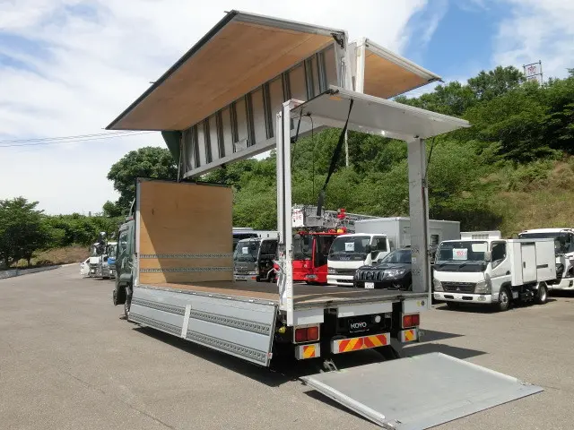 いすゞ フォワード SKG-FRR90T2(2WD)の写真16