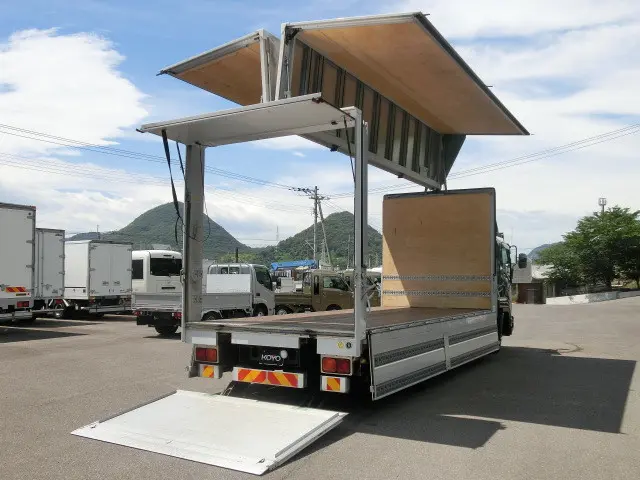 いすゞ フォワード SKG-FRR90T2(2WD)の写真17