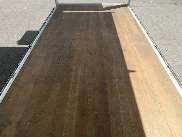 いすゞ フォワード SKG-FRR90T2(2WD)の写真19