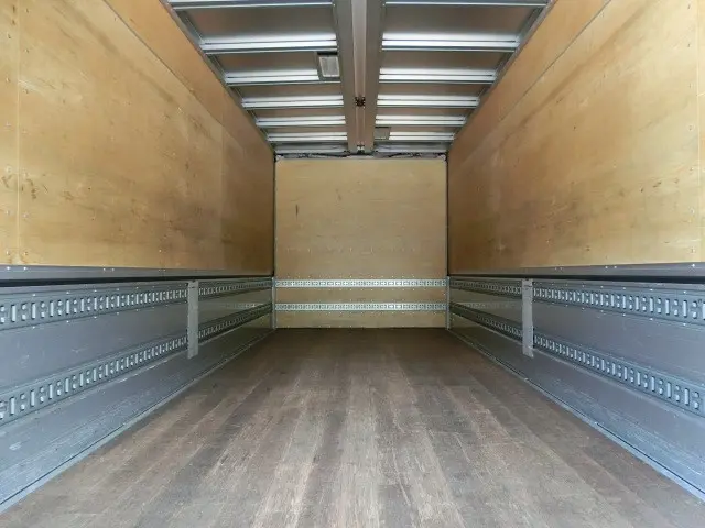 いすゞ フォワード SKG-FRR90T2(2WD)の写真20