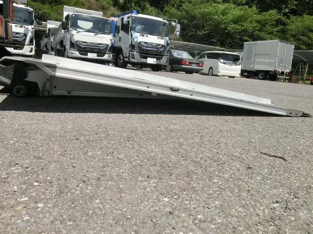 いすゞ フォワード SKG-FRR90T2(2WD)の写真23